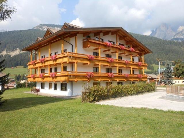 Residence Dolomia ポッツァ・ディ・ファッサ エクステリア 写真
